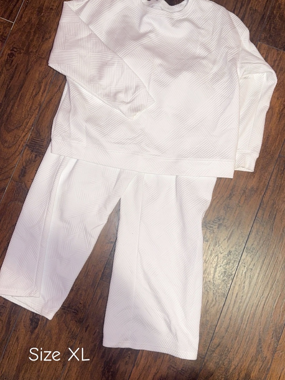 Textured White Two-Piece Lounge Set
